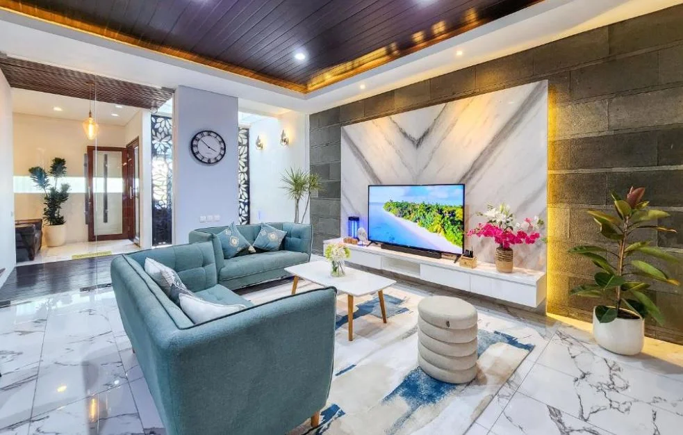 3BR Modern Tropical Villa with Private Pool in Seminyak — image 6