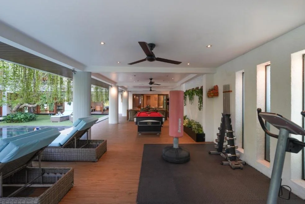 5BR Luxury Villa with Private Pool & Garden View in Canggu — image 12