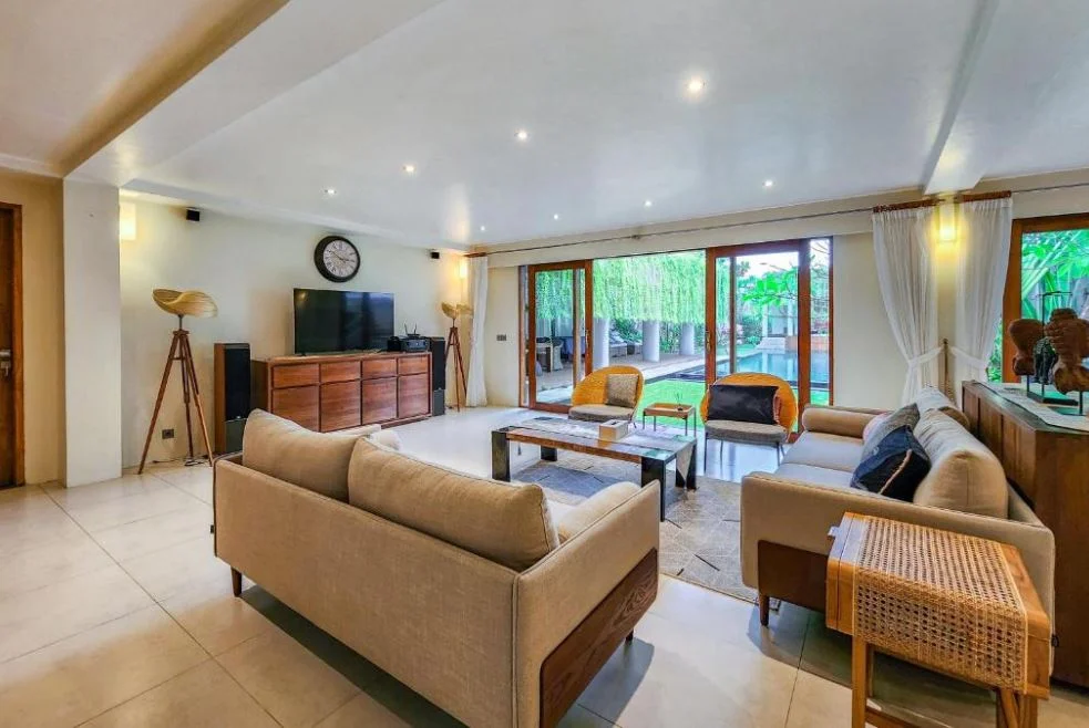 5BR Luxury Villa with Private Pool & Garden View in Canggu — image 5