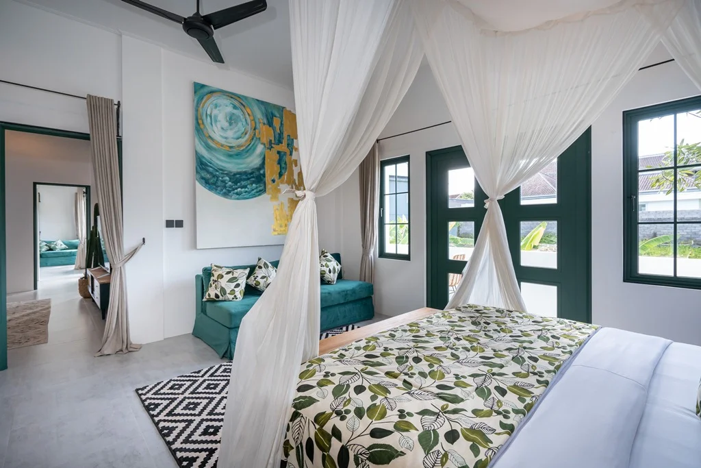4BR Luxury Tropical Villa with Private Pool in Berawa, Canggu — image 17