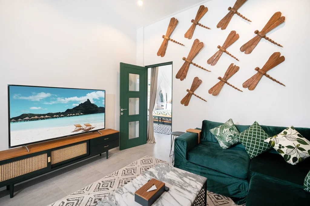 4BR Luxury Tropical Villa with Private Pool in Berawa, Canggu — image 14