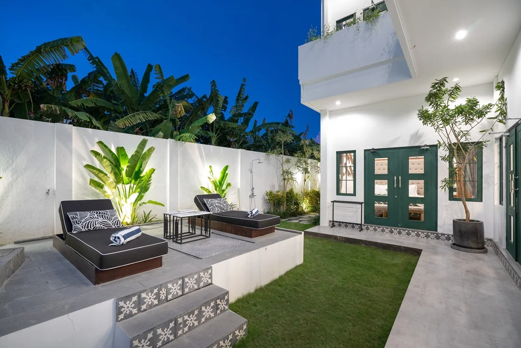 4BR Luxury Tropical Villa with Private Pool in Berawa, Canggu — image 5