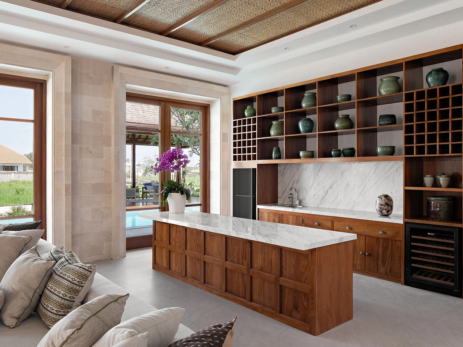 5BR Luxury Modern Villa with Rice Field View in Canggu — image 17