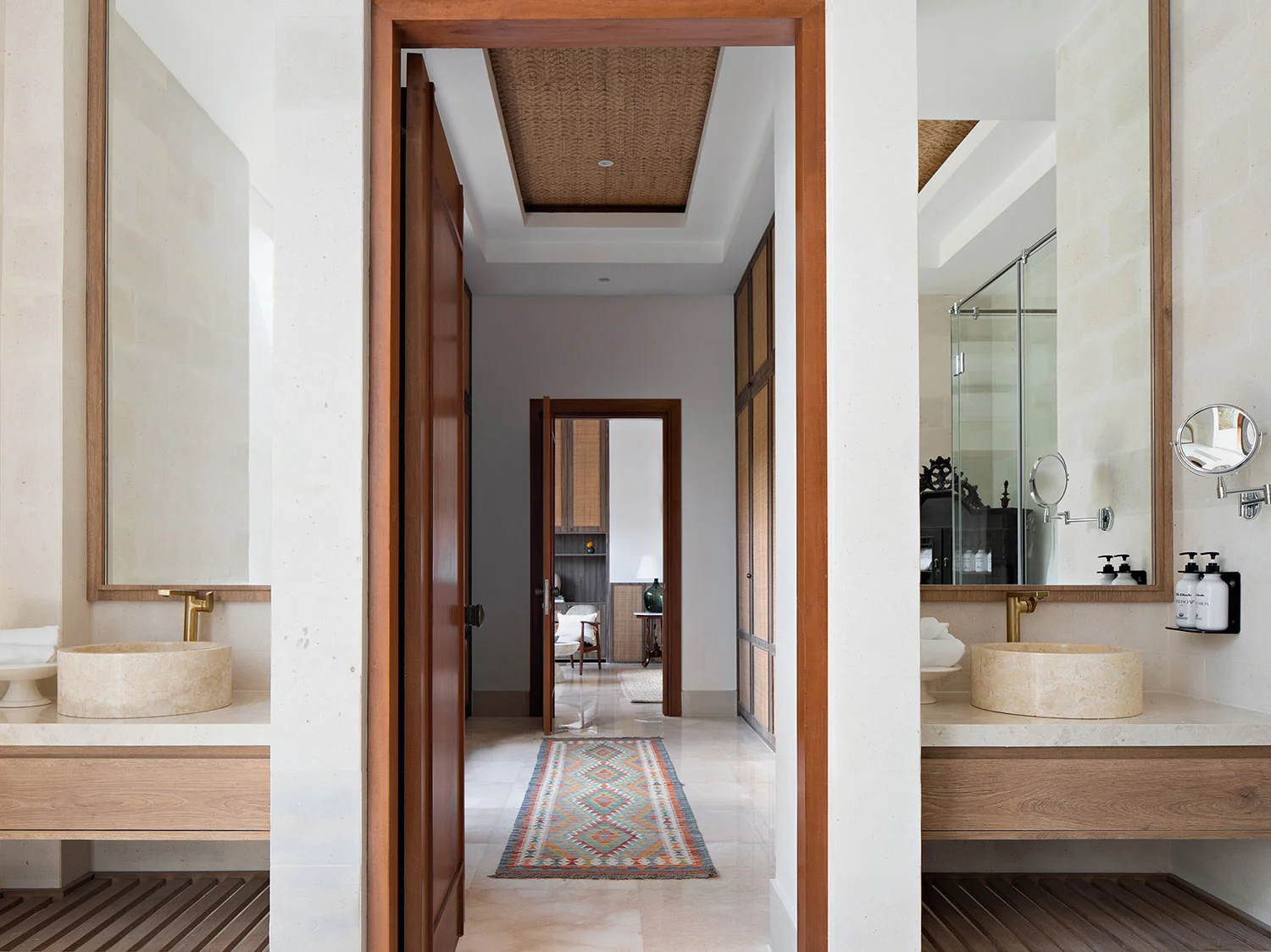 5BR Luxury Modern Villa with Rice Field View in Canggu — image 7