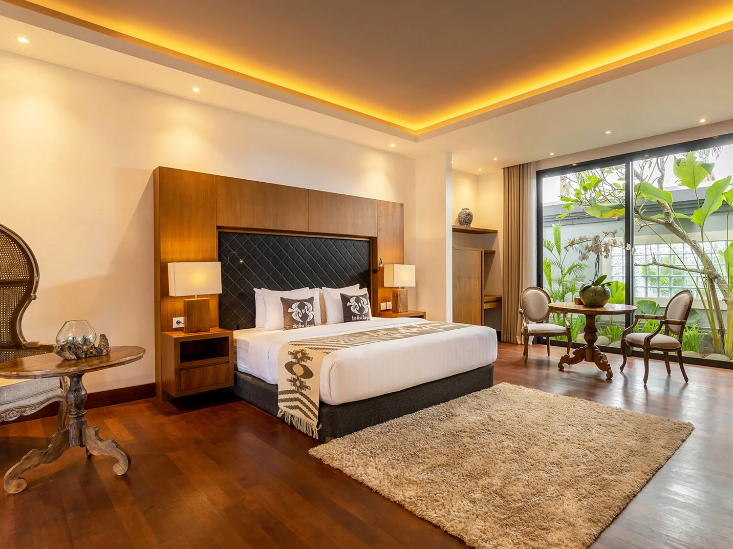 6BR Seafront Luxury Villa with Ocean View in Tanah Lot — image 13
