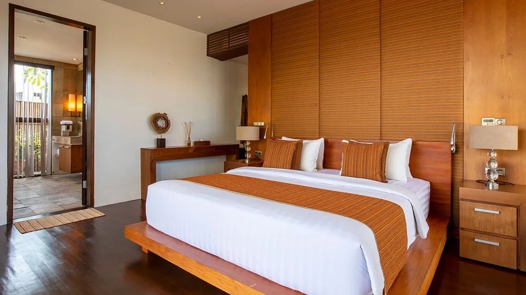 6BR Luxury Cliffside Villa with Ocean View in Uluwatu — image 17