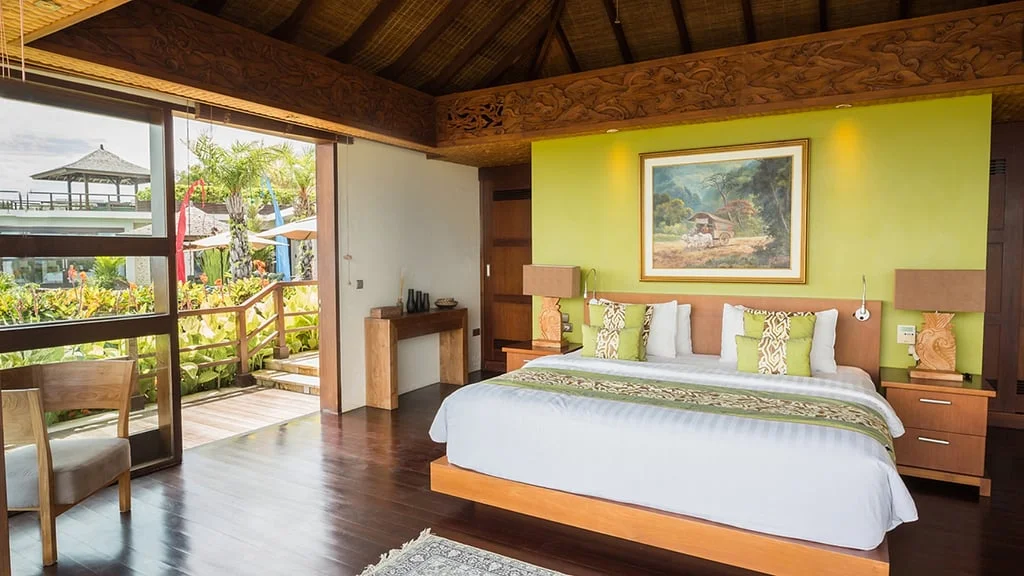 6BR Luxury Cliffside Villa with Ocean View in Uluwatu — image 13