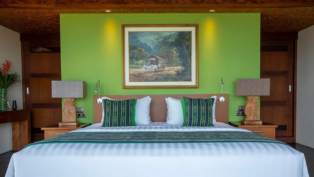 6BR Luxury Cliffside Villa with Ocean View in Uluwatu — image 10