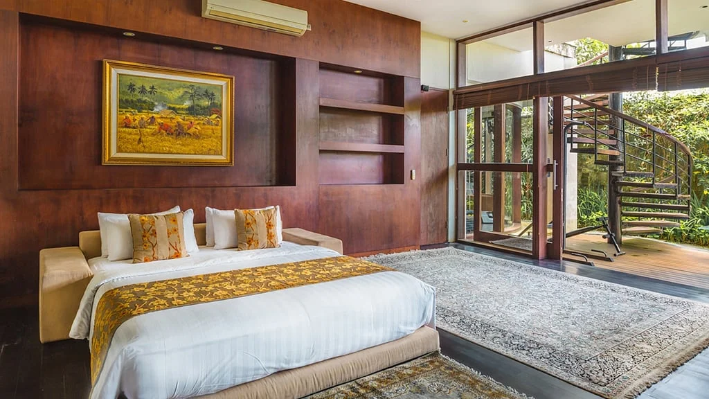 6BR Luxury Cliffside Villa with Ocean View in Uluwatu — image 4