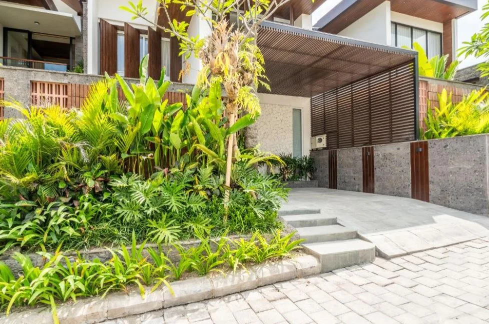 Luxury 4BR Modern Villa with Private Pool in Canggu — image 11