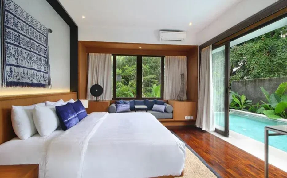4BR Smart Luxury Villa with Private Pool in Berawa Canggu — image 8