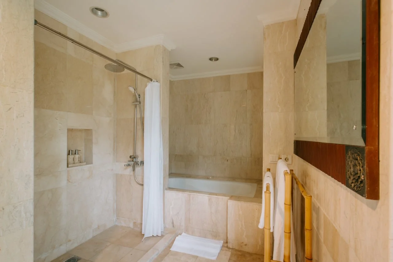 3BR Private Tropical Paradise Villa in Jimbaran — image 18