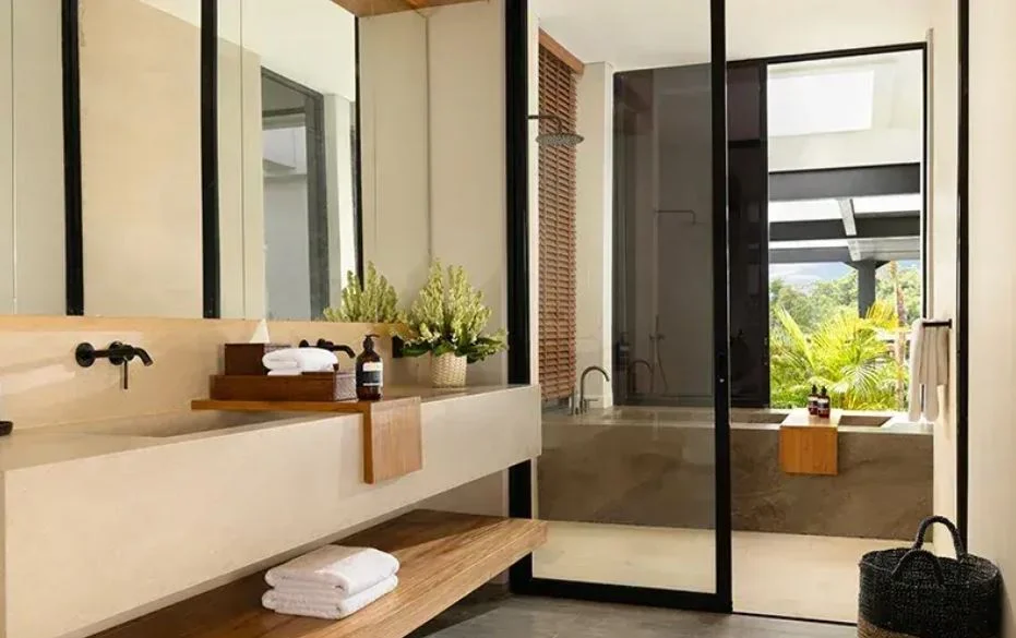 6BR Ultra Luxury Villa with Private Pool & Private Chef in Canggu — image 9