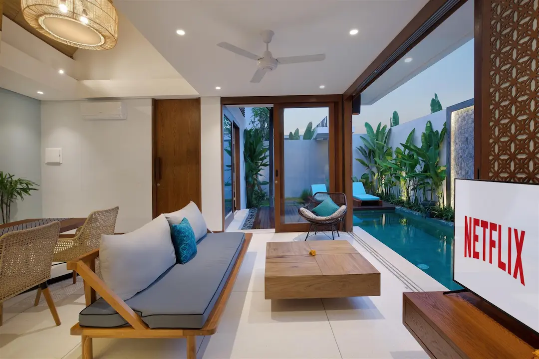 Romantic 1–2BR Villa with Private Pool & Bathtub in Sanur — image 9