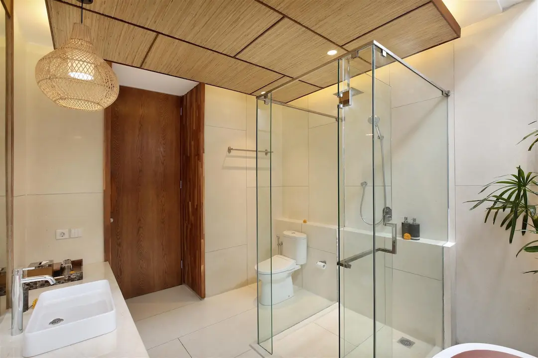 Romantic 1–2BR Villa with Private Pool & Bathtub in Sanur — image 18