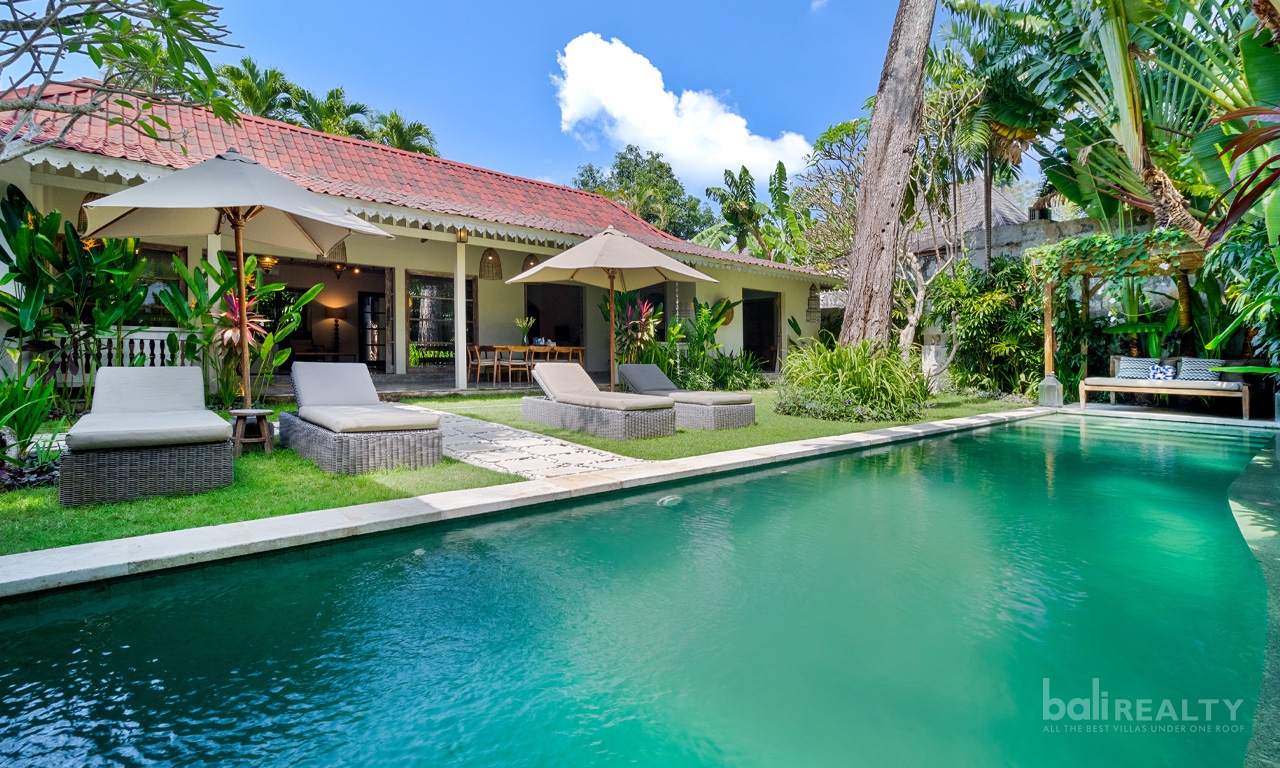 Spacious 3-Bedroom Leasehold Villa in Prime Batu Belig – 2992