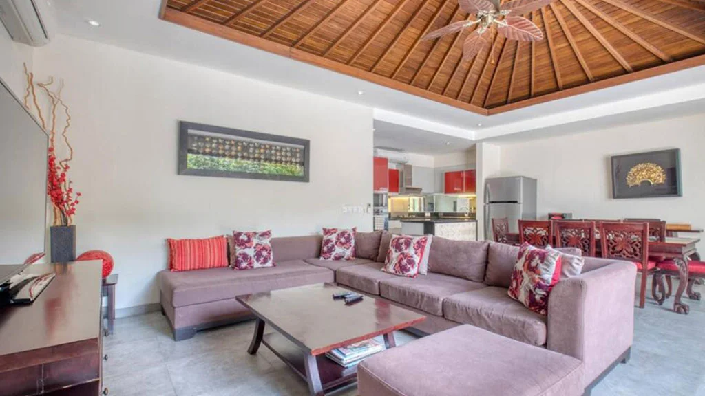 Beachfront 4-Bedroom Villa with Infinity Pool in Sanur – Direct Beach Access — image 4