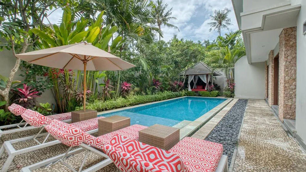 Beachfront 4-Bedroom Villa with Infinity Pool in Sanur – Direct Beach Access — image 10