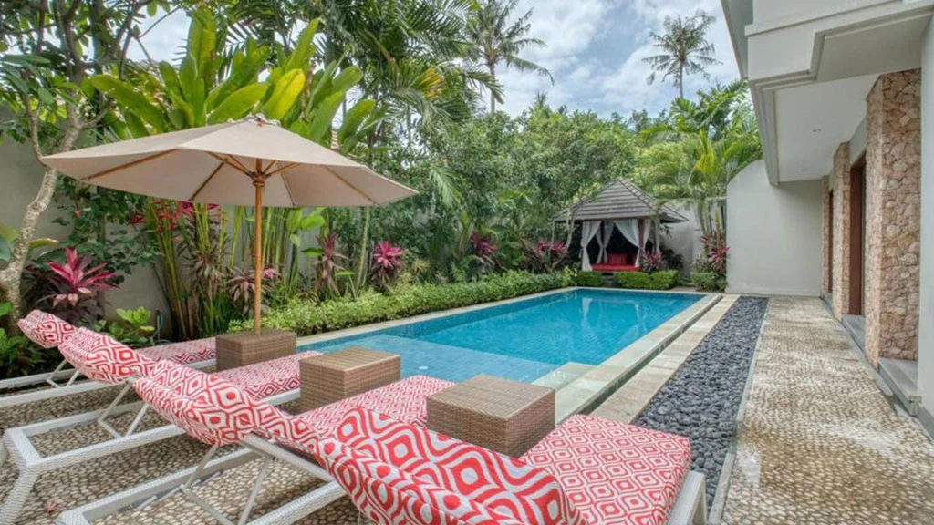 Beachfront 4-Bedroom Villa with Infinity Pool in Sanur – Direct Beach Access | BVI68108