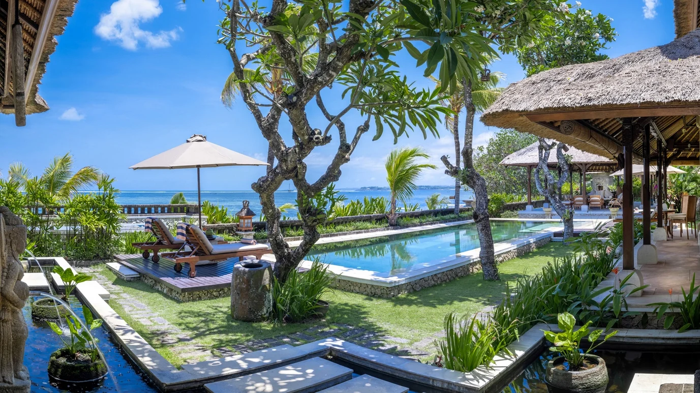 Beachfront 5 Bedroom Villa with Direct Ocean Access in Sanur – BVI1130