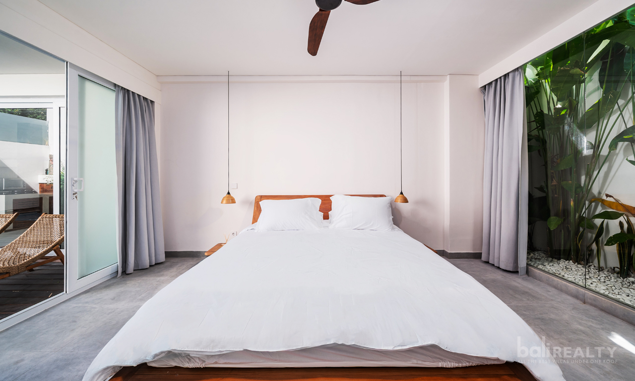 Contemporary Three-Bedroom Villa in Strategic Berawa, Minutes from the Beach 2990 — image 3