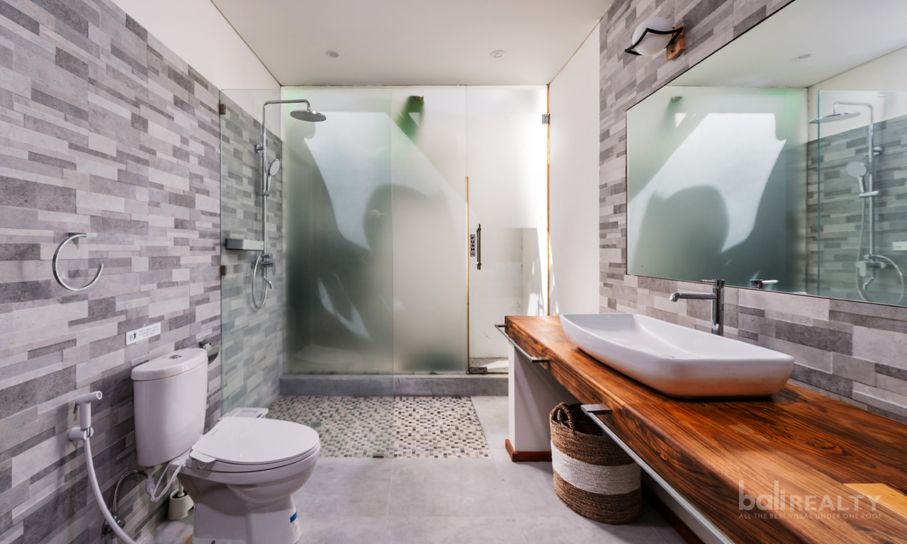 Contemporary Three-Bedroom Villa in Strategic Berawa, Minutes from the Beach 2990 — image 4