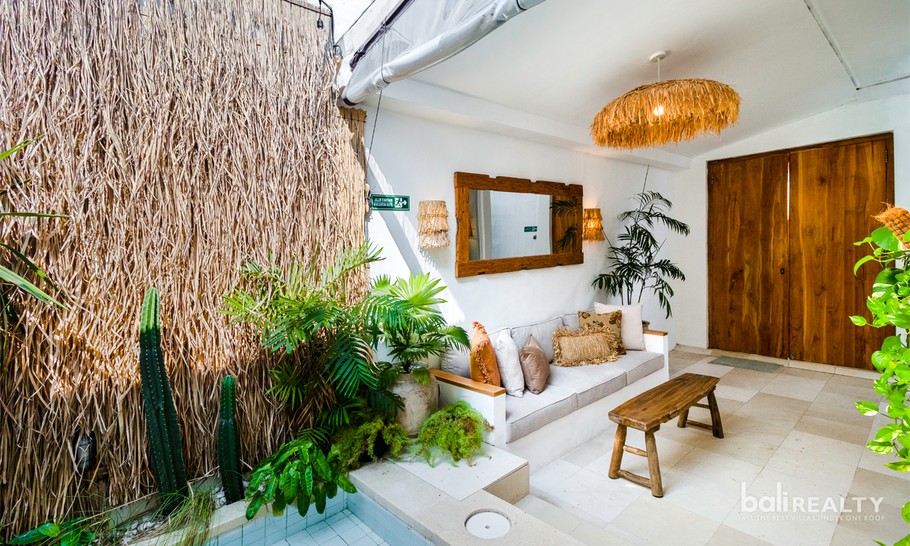 Newly Renovated Two-Bedroom Villa with Long Lease in Prime Canggu 2963 — image 1
