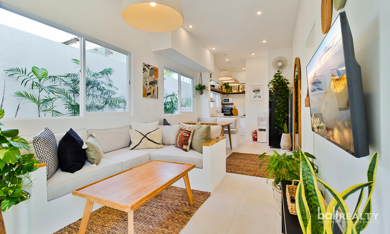 Newly Renovated Two-Bedroom Villa with Long Lease in Prime Canggu 2963 — image 3