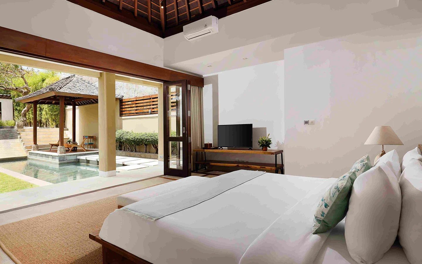 Luxurious & Tranquil 5BR Villa with Private Pool in Canggu — image 7