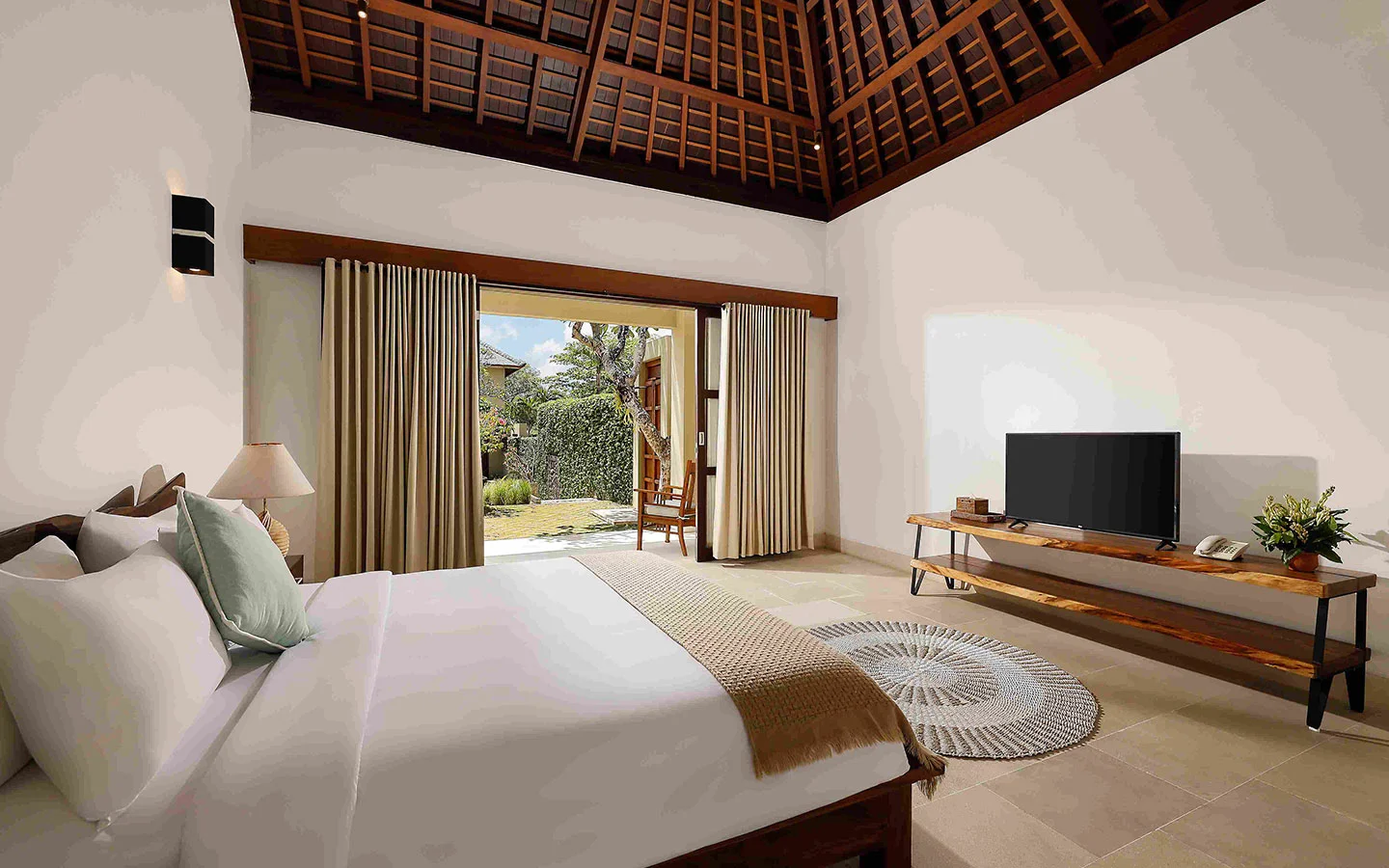 Luxurious & Tranquil 5BR Villa with Private Pool in Canggu — image 5