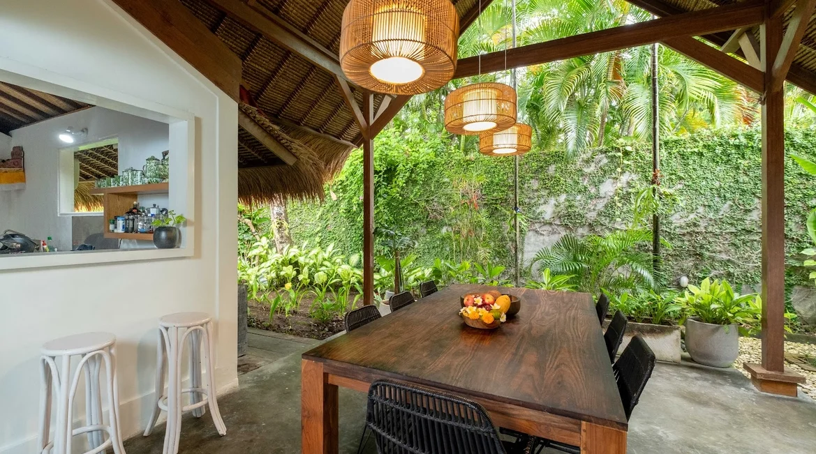 3-Bedroom Private Pool Villa Rental in Seminyak – Charming Villa — image 12