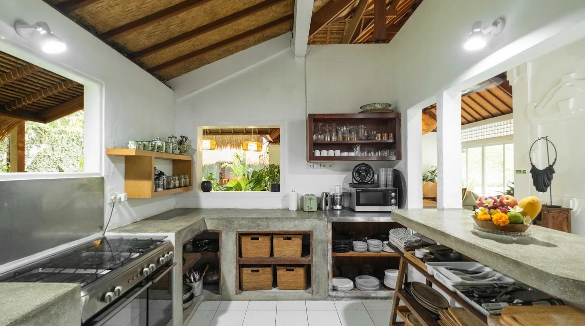 3-Bedroom Private Pool Villa Rental in Seminyak – Charming Villa — image 10