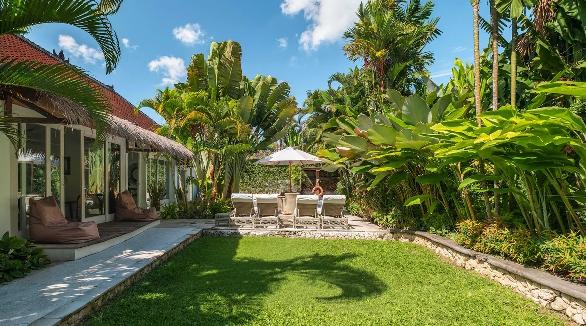 3-Bedroom Private Pool Villa Rental in Seminyak – Charming Villa BVI73289