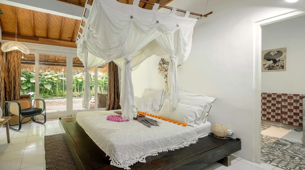 3-Bedroom Private Pool Villa Rental in Seminyak – Charming Villa — image 19