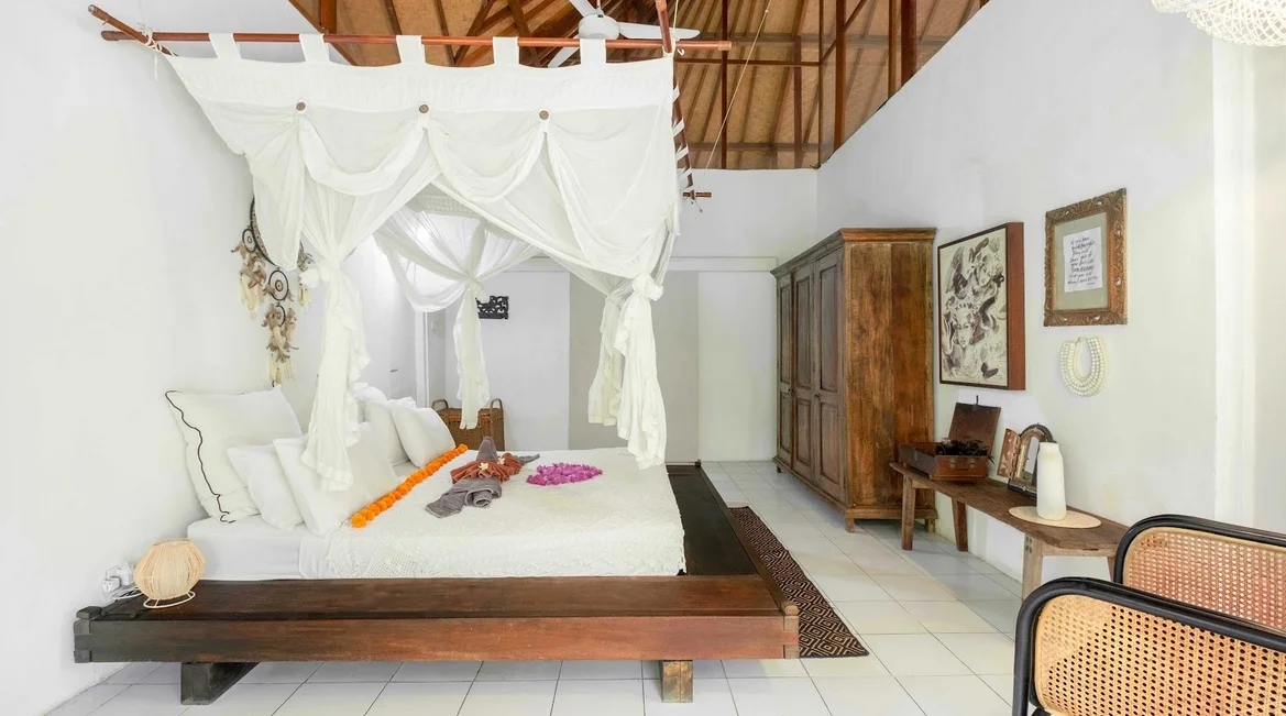 3-Bedroom Private Pool Villa Rental in Seminyak – Charming Villa — image 17