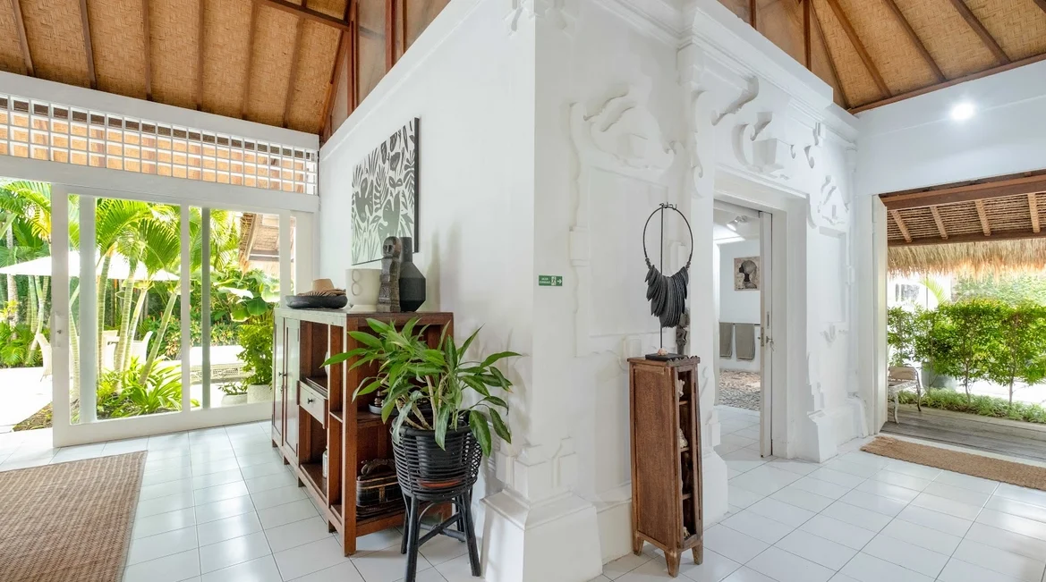 3-Bedroom Private Pool Villa Rental in Seminyak – Charming Villa — image 13