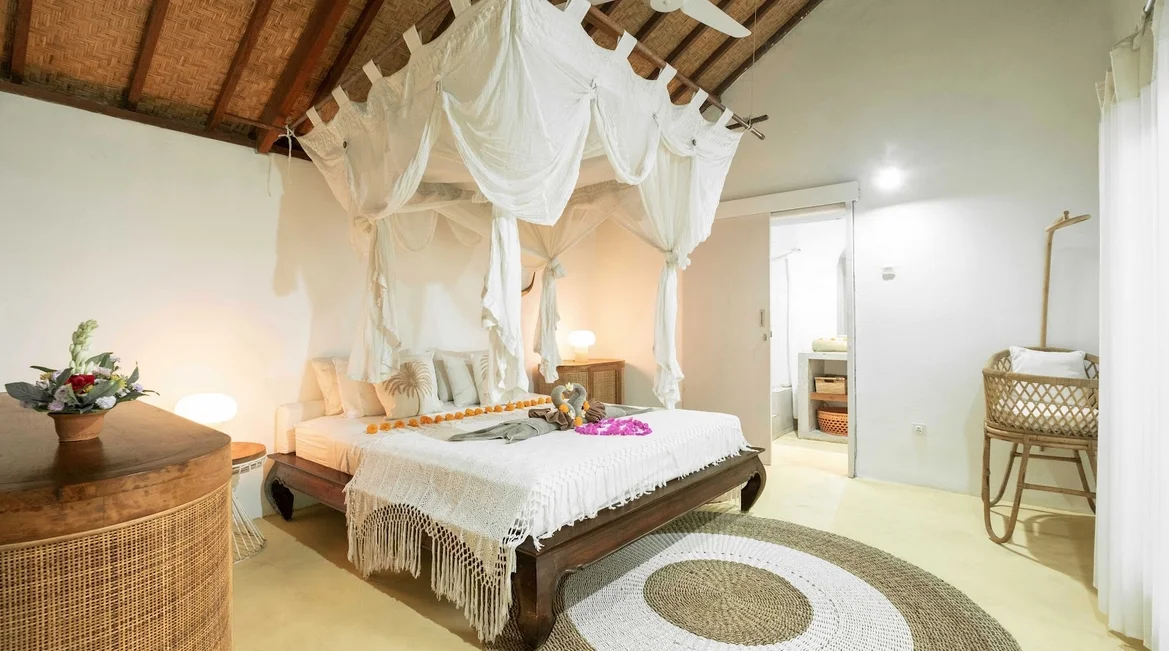 3-Bedroom Private Pool Villa Rental in Seminyak – Charming Villa — image 16