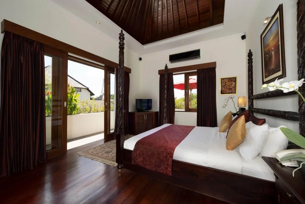 Chic 3BR Villa w/ Pool, Jacuzzi & Sauna | Central Seminyak – BVI2110 — image 17
