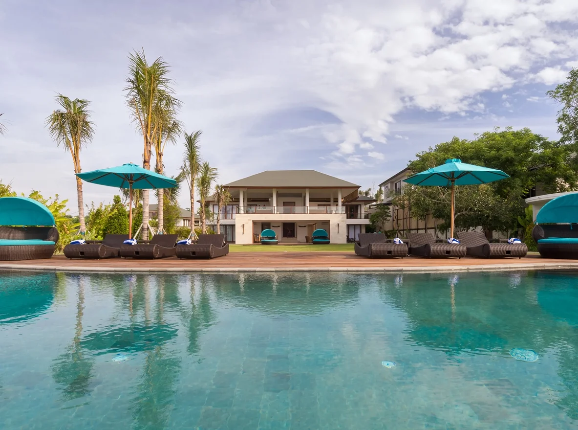 Cliff-Top 4BR Villa with Infinity Pool & Ocean Views in Bukit – BVI3335 — image 5