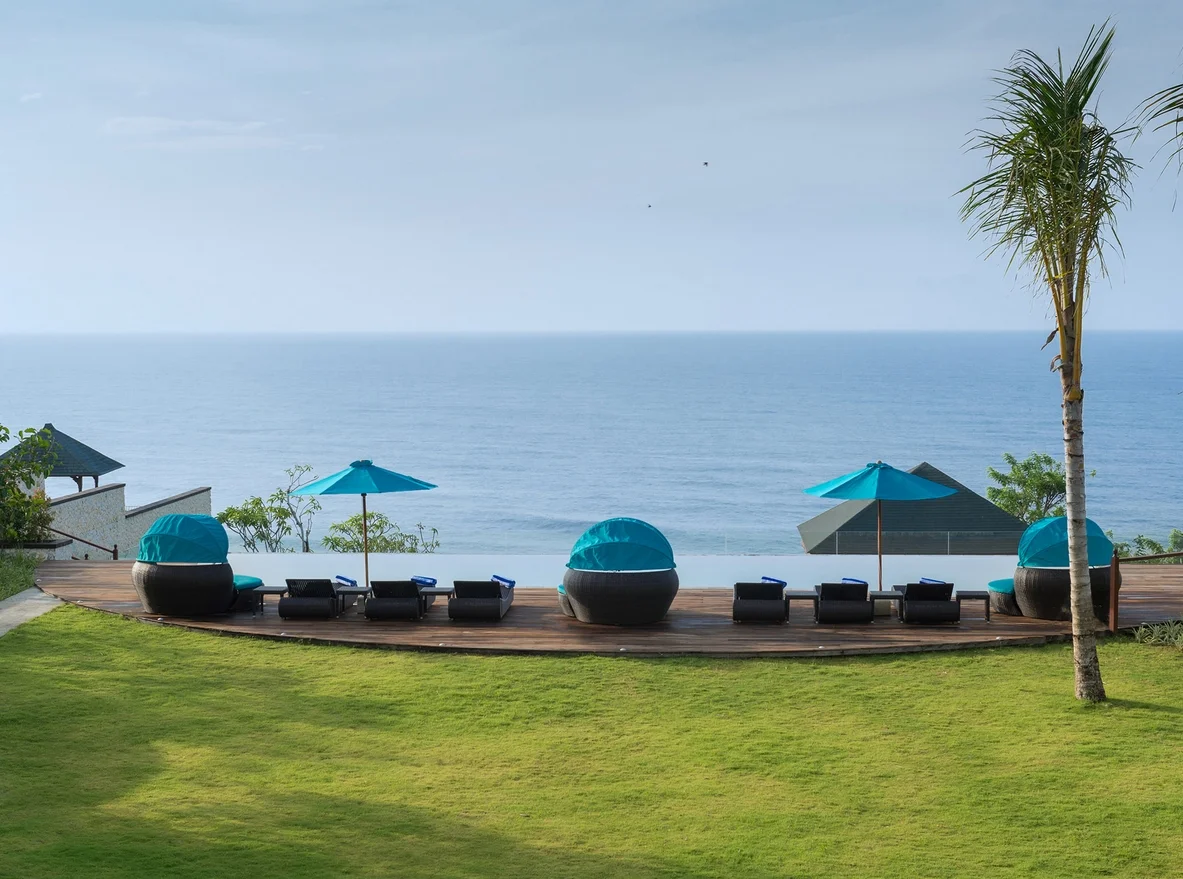 Cliff-Top 4BR Villa with Infinity Pool & Ocean Views in Bukit – BVI3335