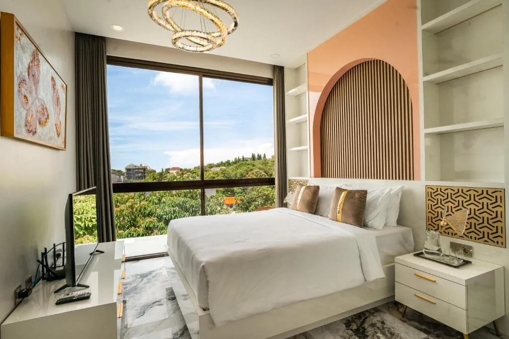 Luxury 4-Bedroom Villa on Uluwatu Cliff with Rooftop Ocean View & Private Pool — image 13