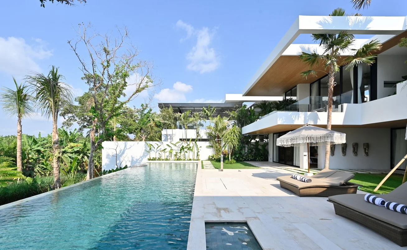Luxury 6-Bedroom Villa in Canggu – 25m Infinity Pool, Rice Field View & Private Chef — image 14