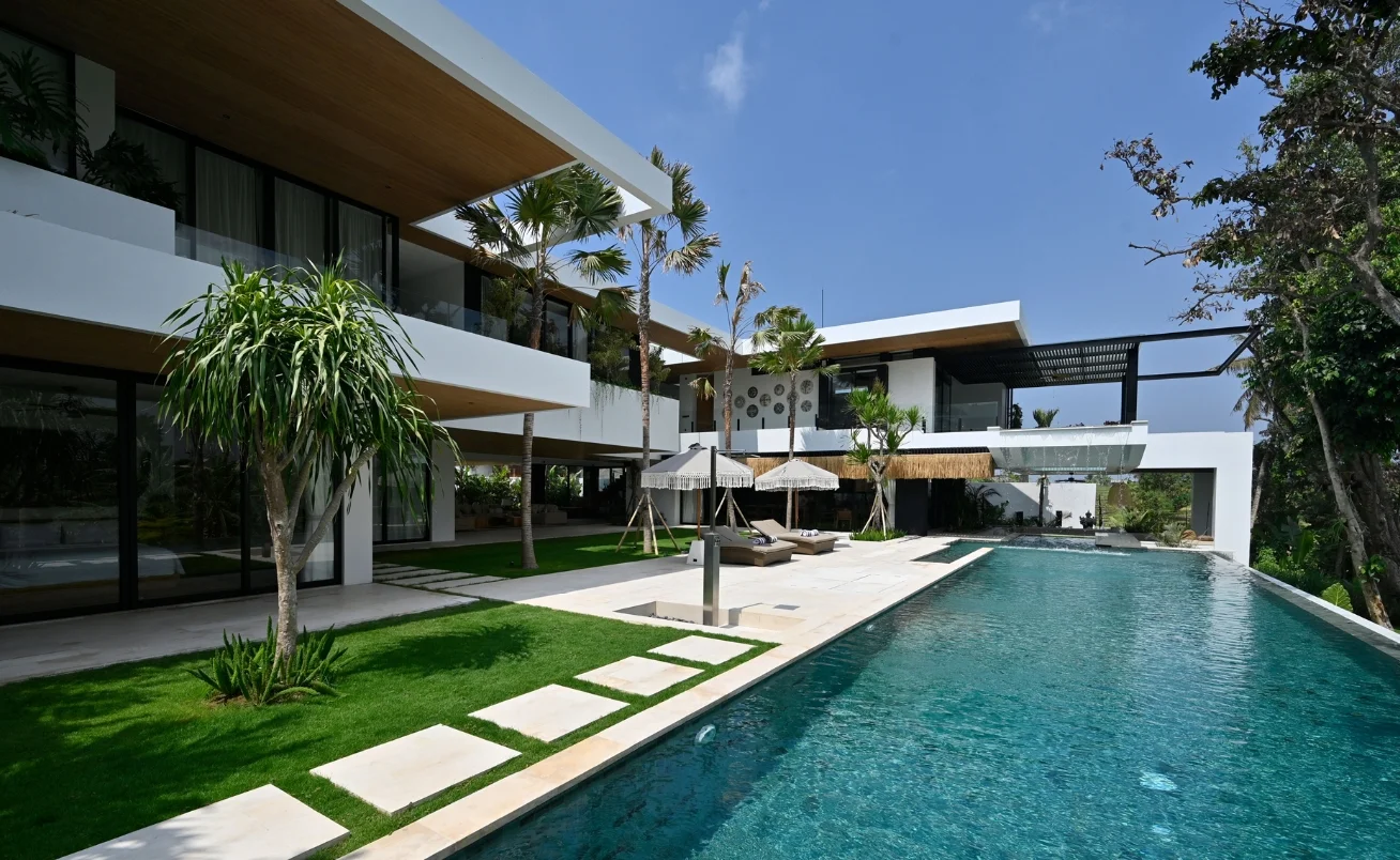 Luxury 6-Bedroom Villa in Canggu – 25m Infinity Pool, Rice Field View & Private Chef — image 8