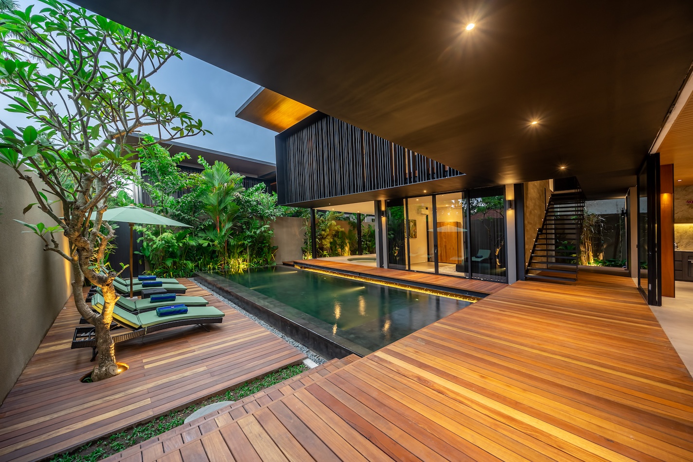 THE CONTINENTAL 2 — 4BR Villa Rental in Seminyak
