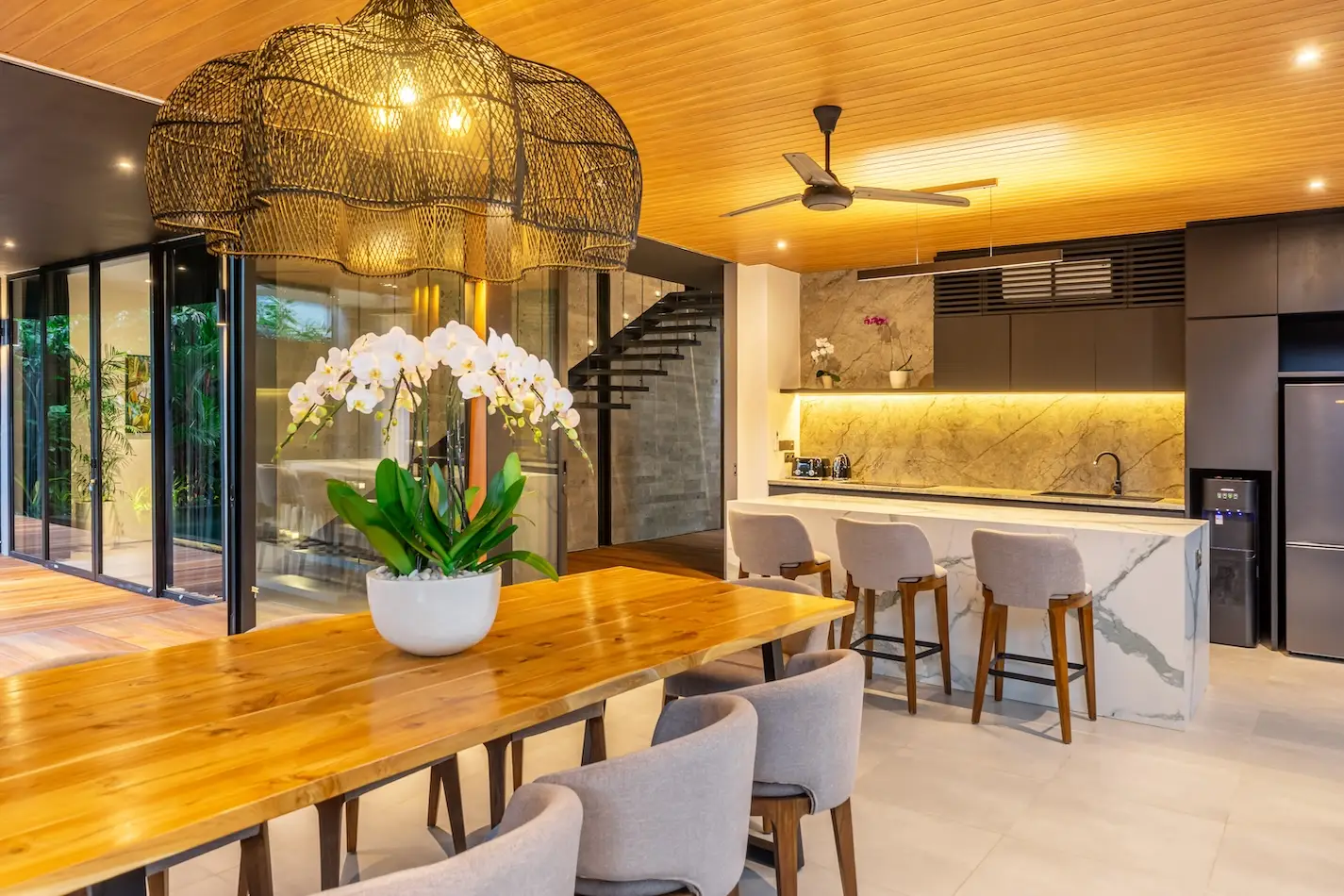 THE CONTINENTAL 2 — 4BR Villa Rental in Seminyak — image 2