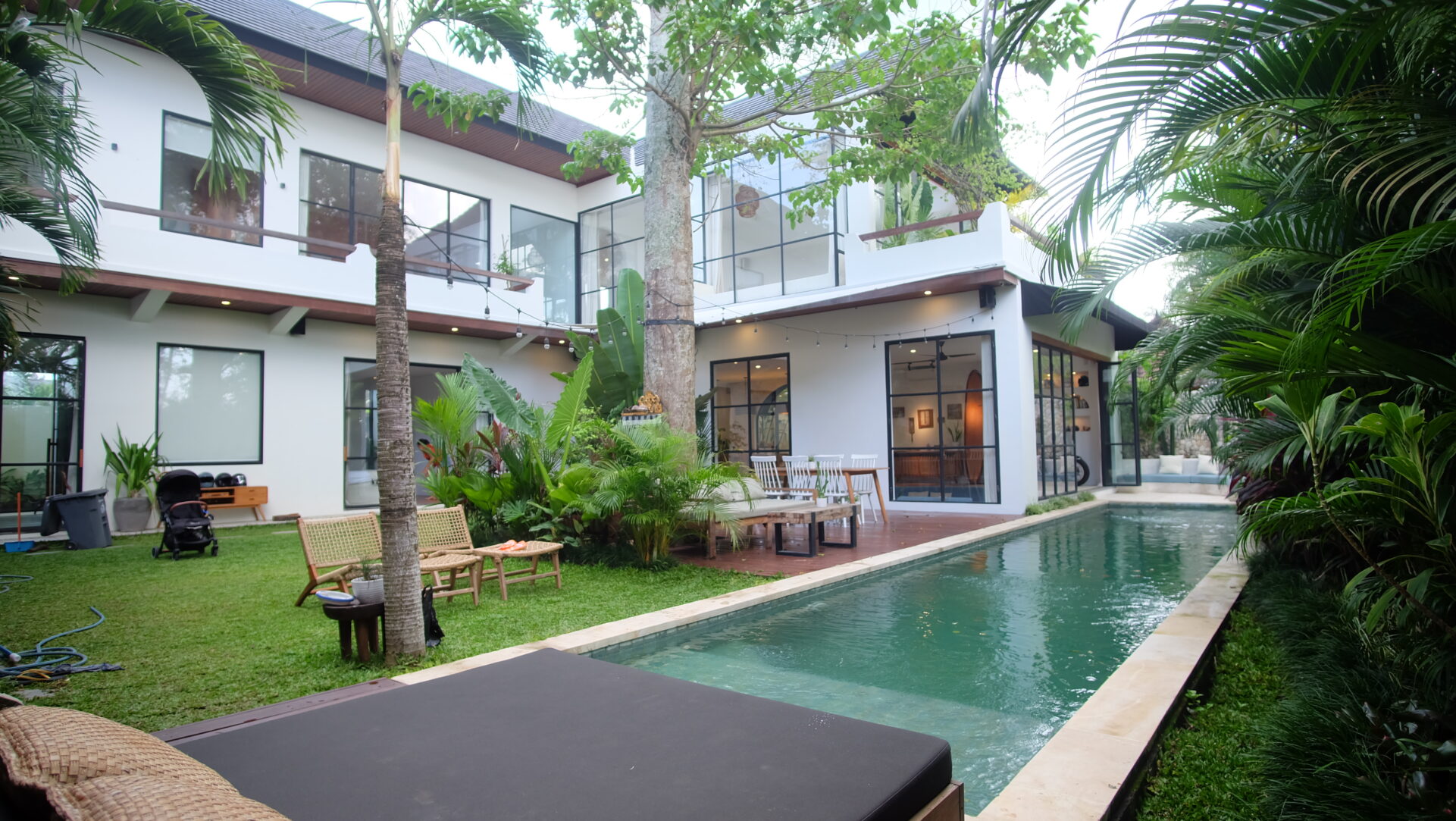 Spacious family villa near the beach
