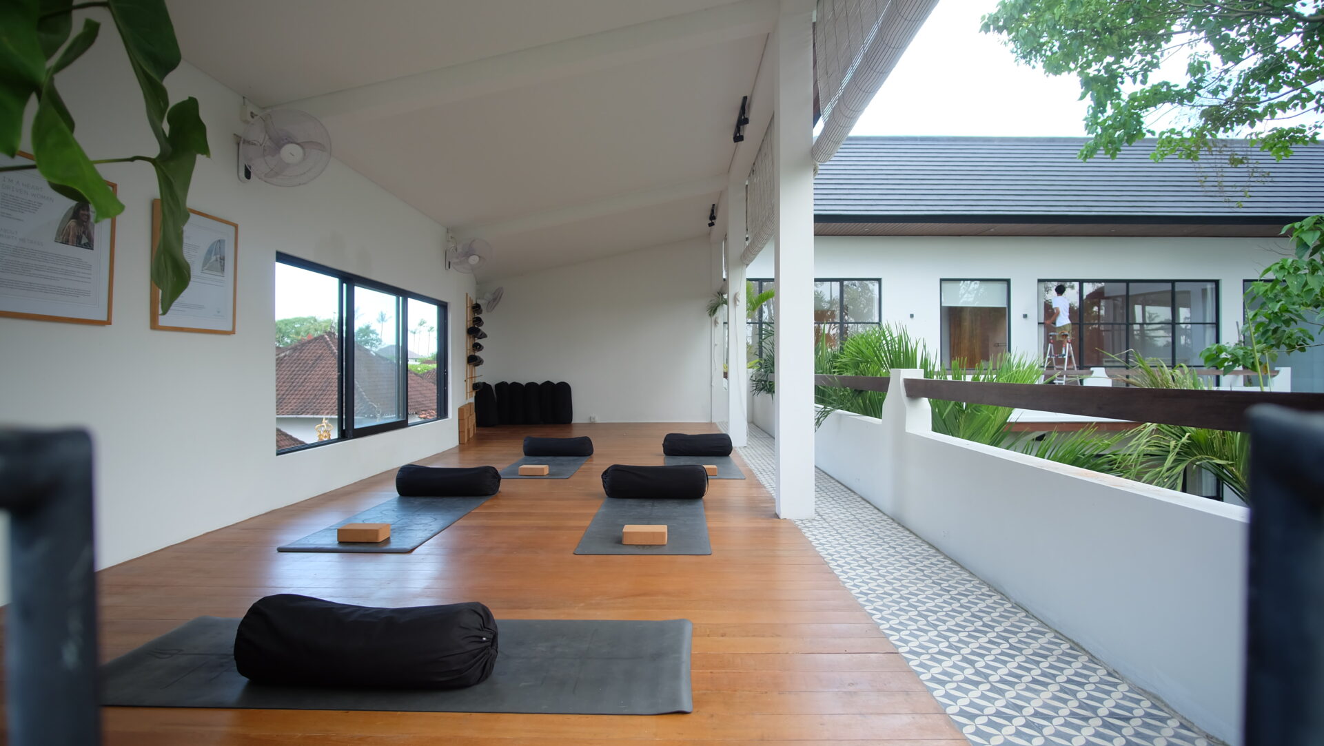 Spacious family villa near the beach — image 18