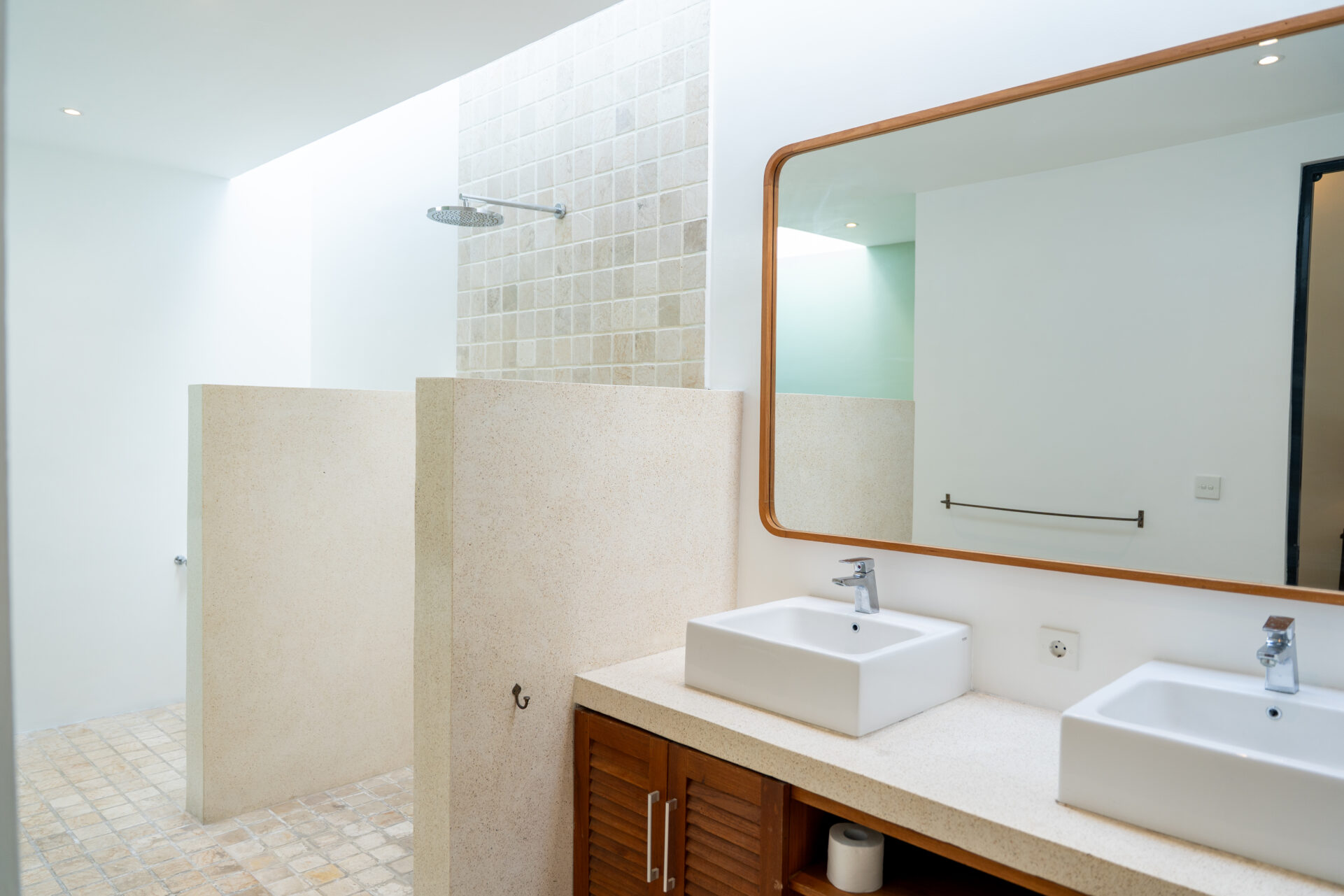 Lovely family villa in bustling Berawa — image 12