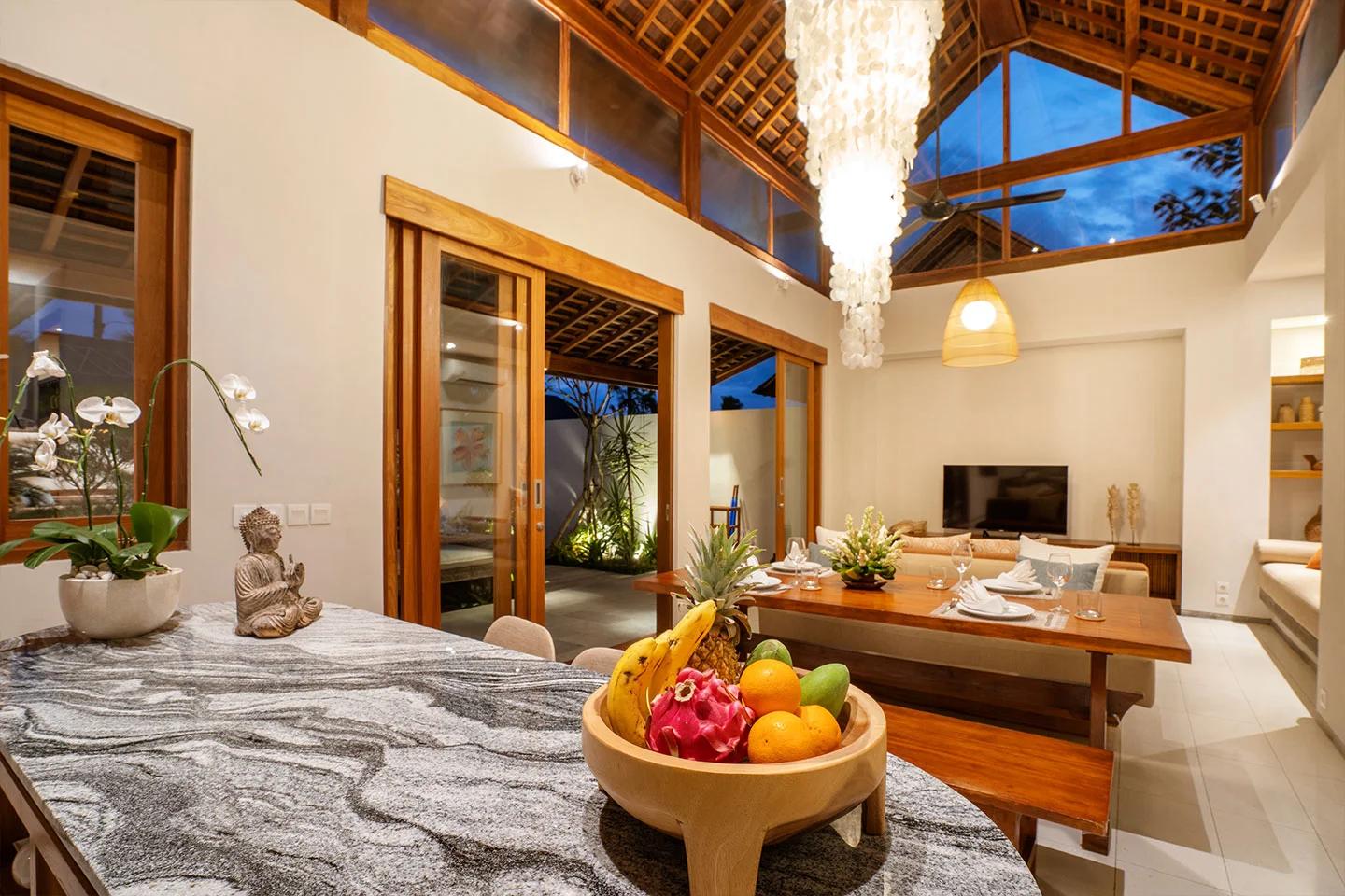 Elegant 2BR Villa with Private Pool & Open-Air Living in Canggu — image 11