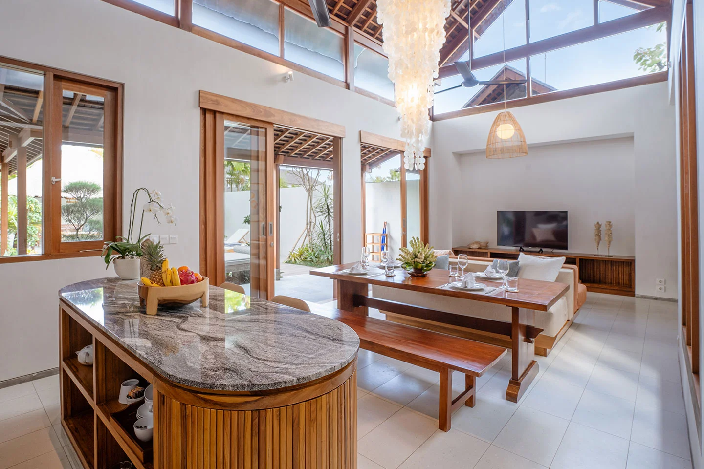 Elegant 2BR Villa with Private Pool & Open-Air Living in Canggu — image 15